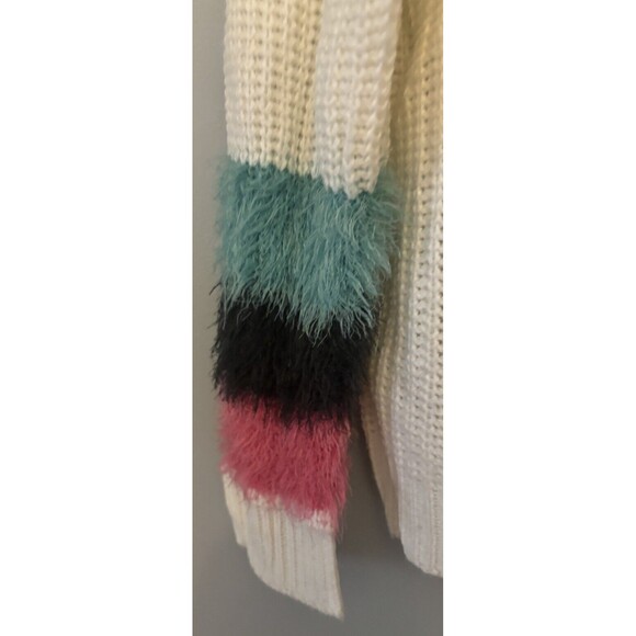 No Comment Tri Color Fringe Woman’s Sweater Size Med - Picture 3 of 4